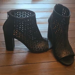 REPORT, Black wedges size 9.5
